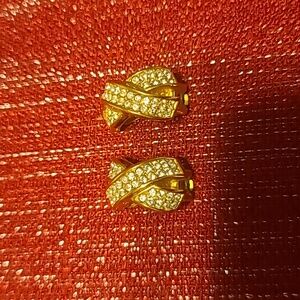 🤩💯gorgeous Christian Dior clip earrings in gold color and clear crystals